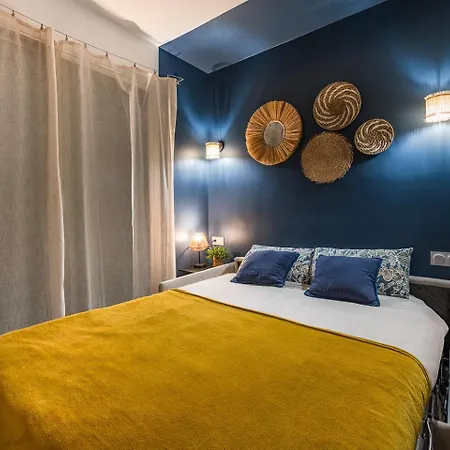 Apartment Renove Avec Balcon Pres Des Champs-elysees