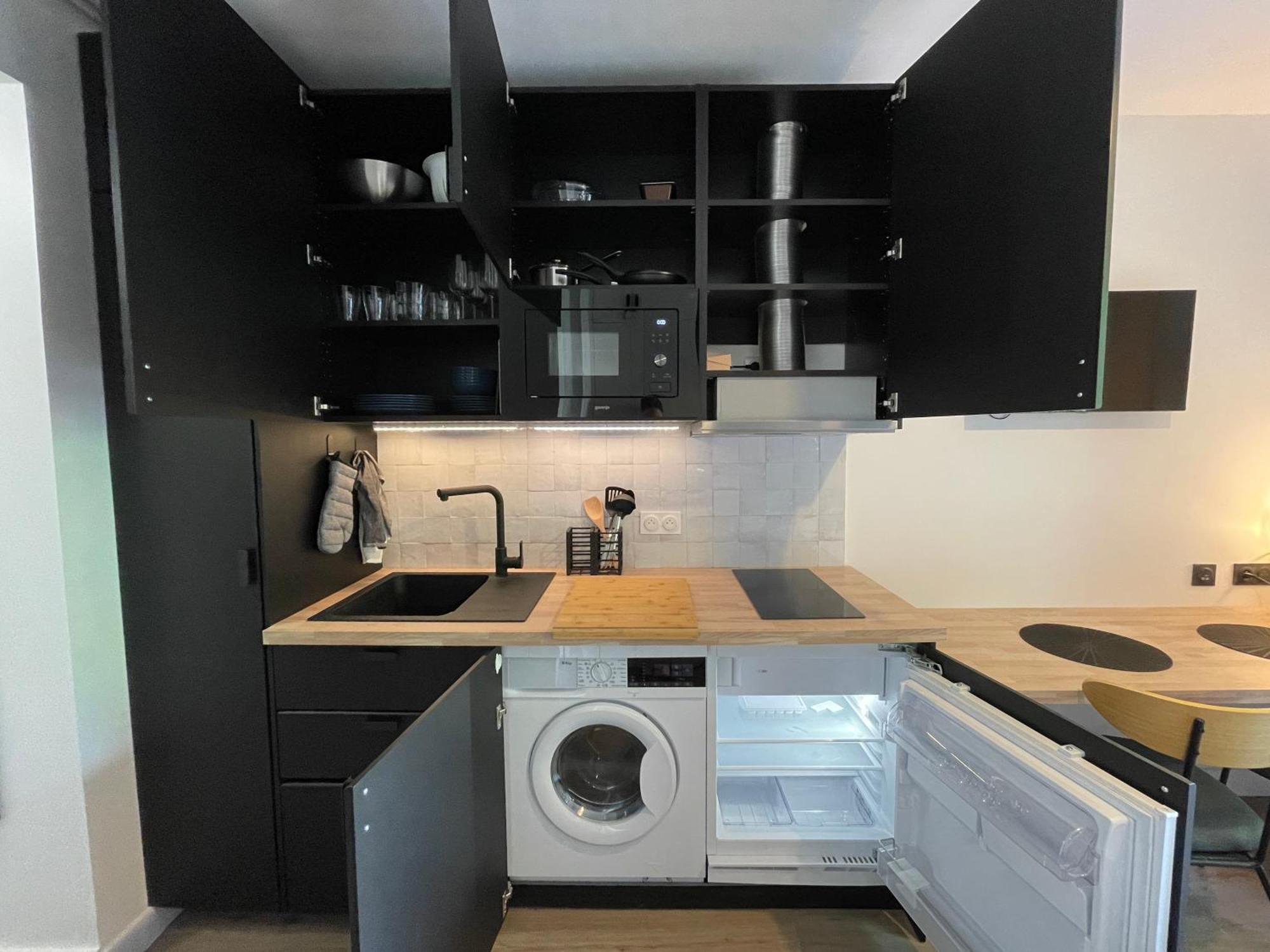 Renove Avec Balcon Pres Des Champs-elysees Appartamento